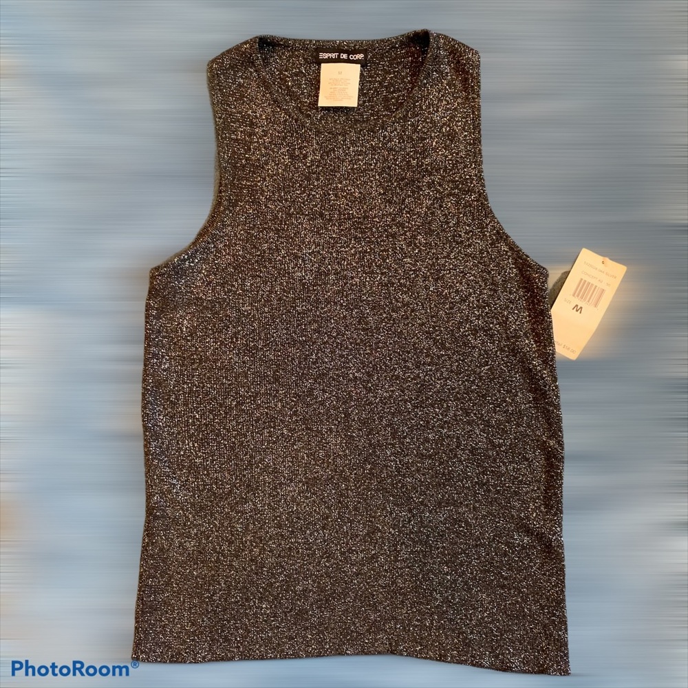 🐳 4 for$12 NWT Black with sparkly silver knit tank